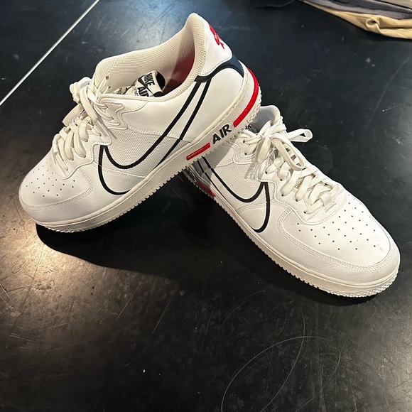Nike Air Force 1 React White Black Red - Picture 2 of 10